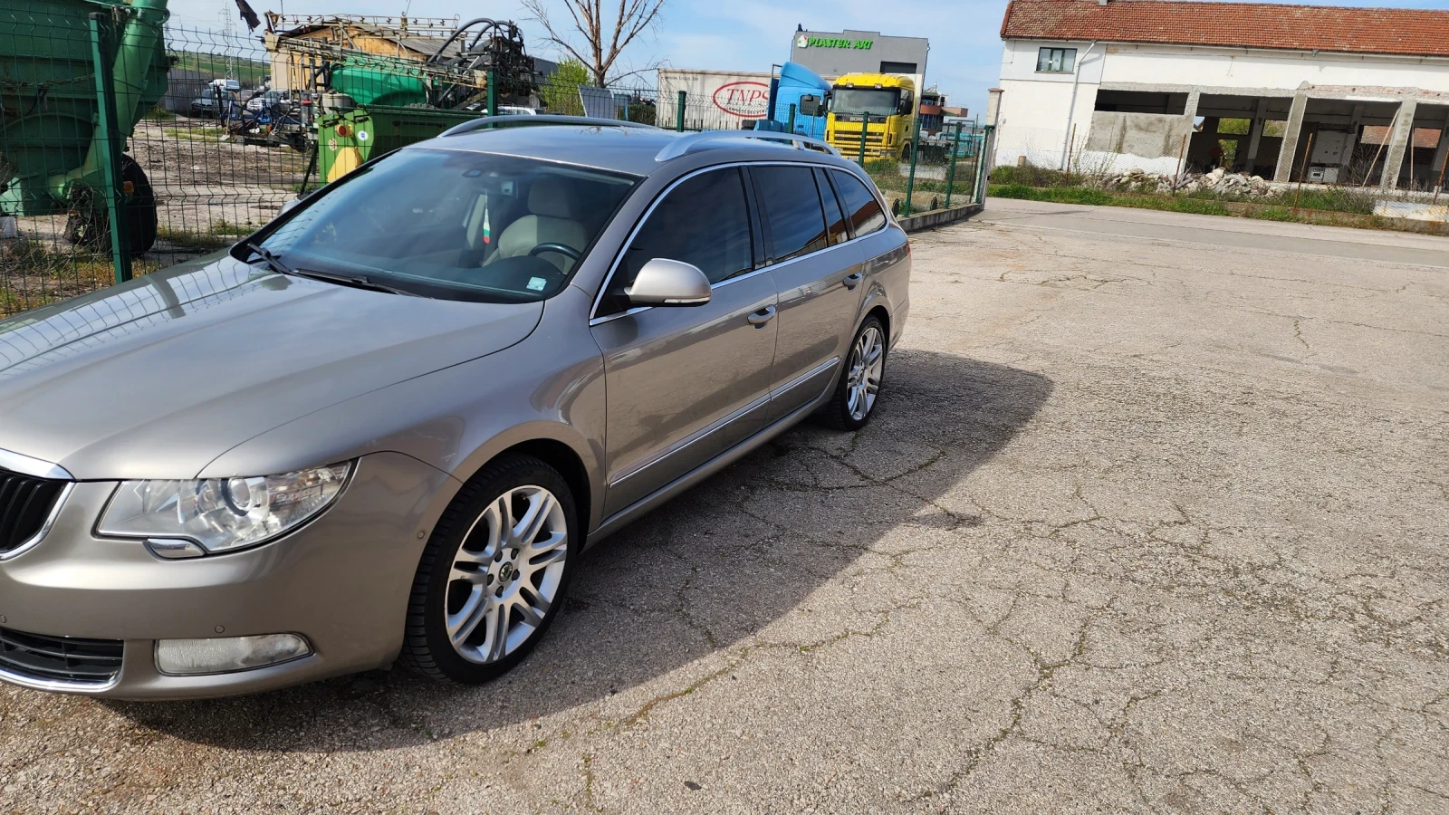 Skoda Superb 2.0TDI 170, снимка 2 - Автомобили и джипове - 54224144