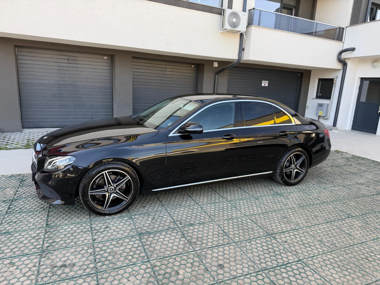 Mercedes-Benz E 200 9-G Widescreen Multibeam DynamicSelect, снимка 3 - Автомобили и джипове - 54343544