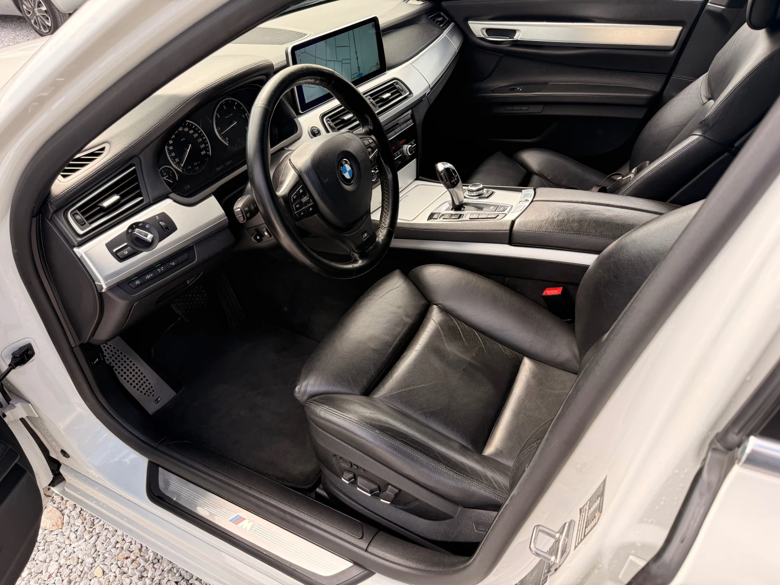 BMW 740 D MPACK FULL, снимка 6 - Автомобили и джипове - 54386430