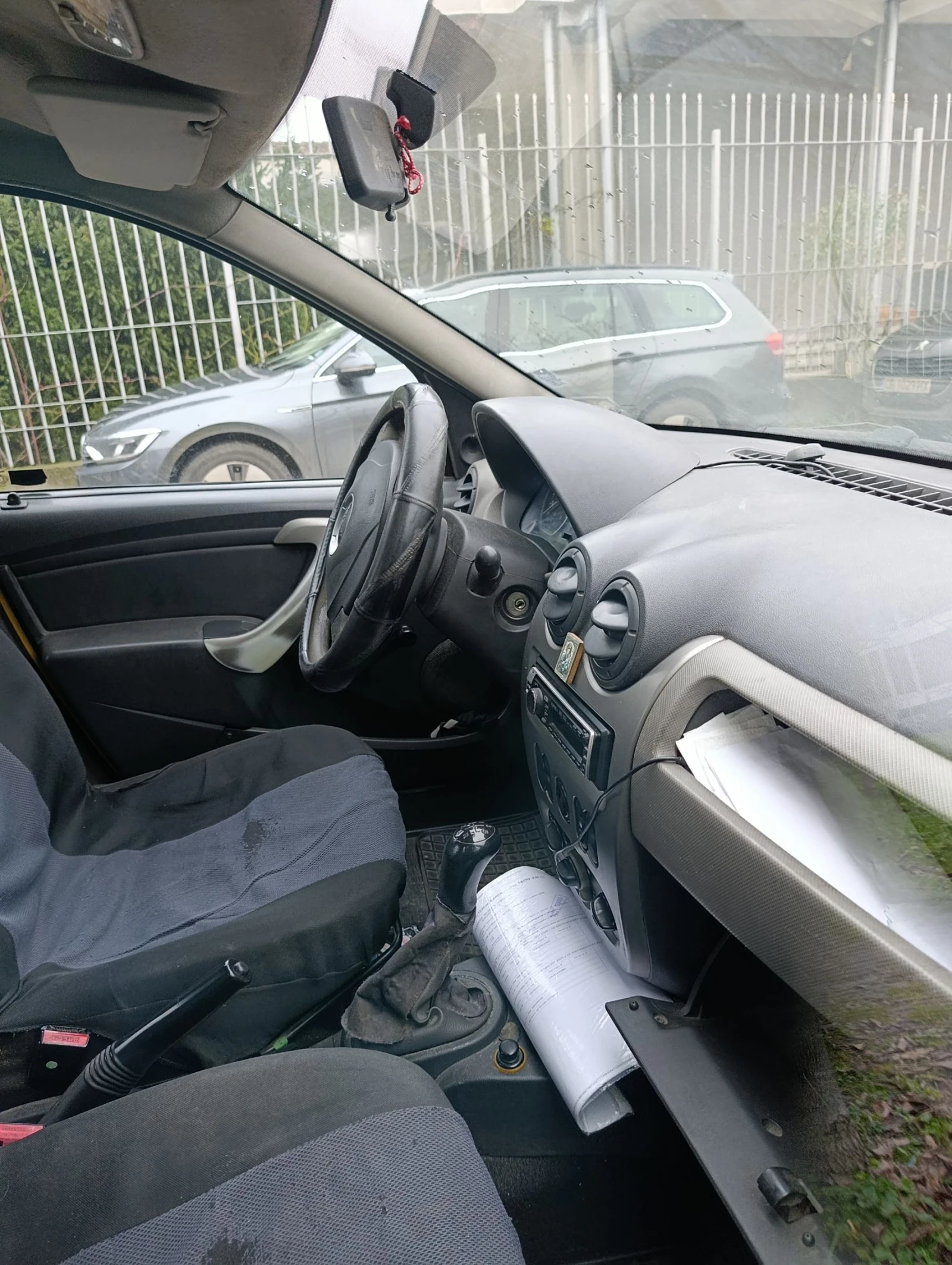 Dacia Logan, снимка 7 - Автомобили и джипове - 54457646
