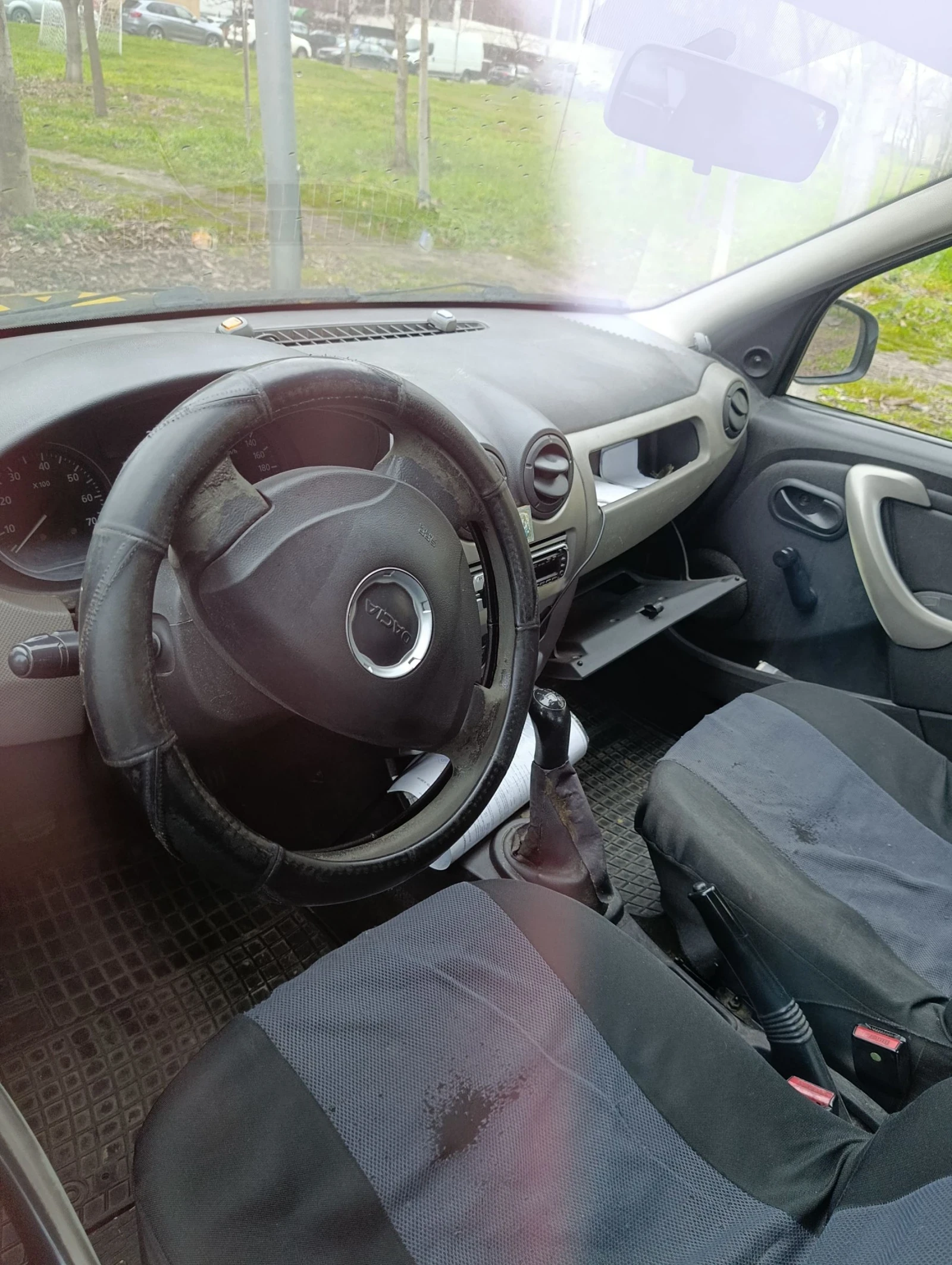 Dacia Logan, снимка 5 - Автомобили и джипове - 54457646