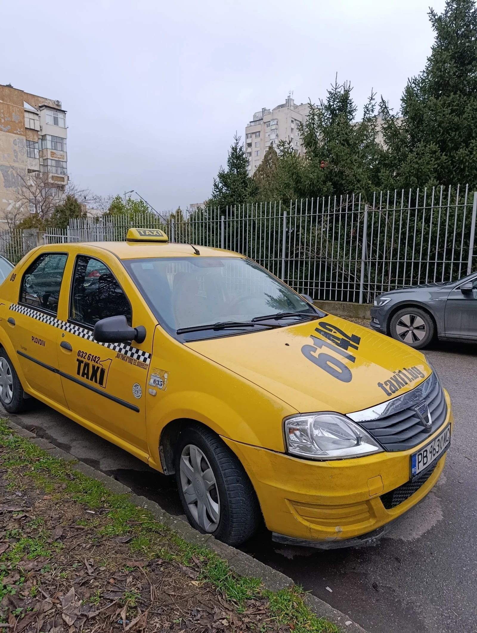 Dacia Logan, снимка 3 - Автомобили и джипове - 54457646