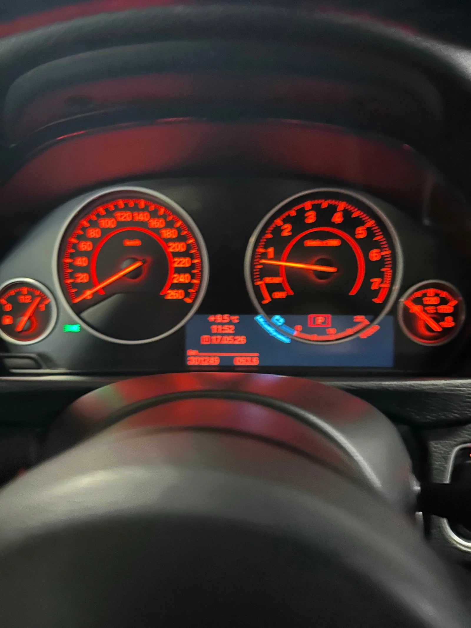 BMW 328 xdrive m performance , снимка 11 - Автомобили и джипове - 54589540