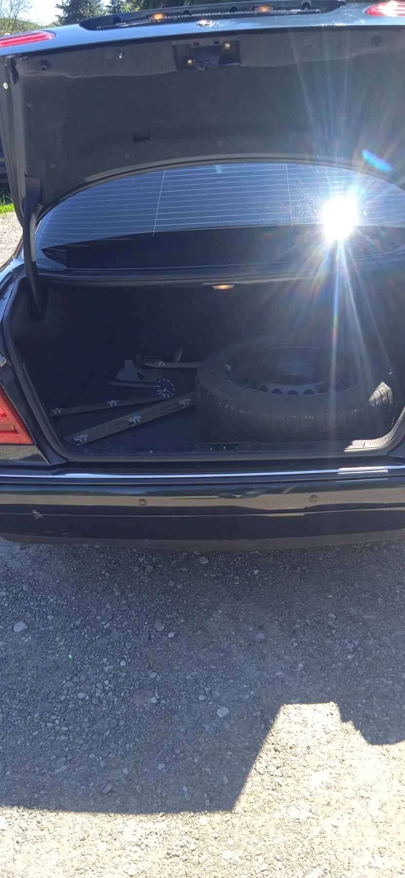Mercedes-Benz E 240, снимка 11 - Автомобили и джипове - 54698480