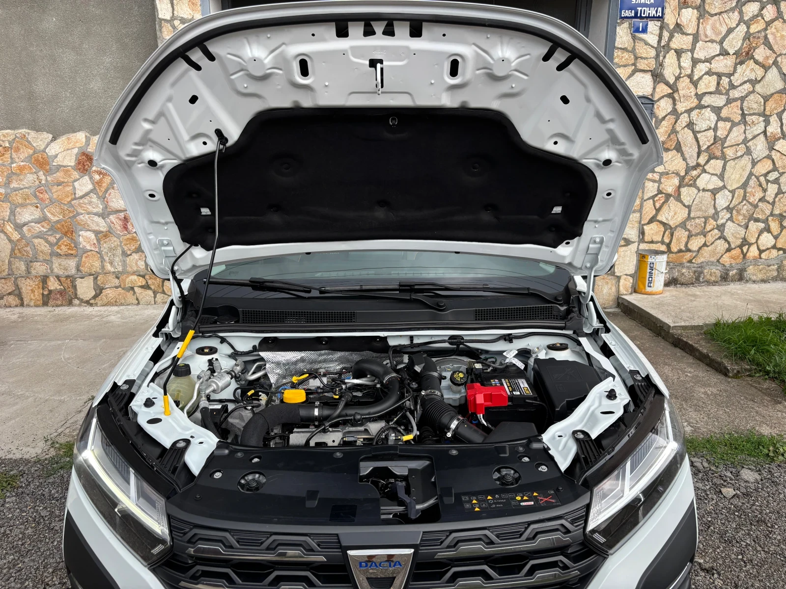 Dacia Sandero 1.0T AVTOMAT STEPWAY SWISS, снимка 15 - Автомобили и джипове - 55135046