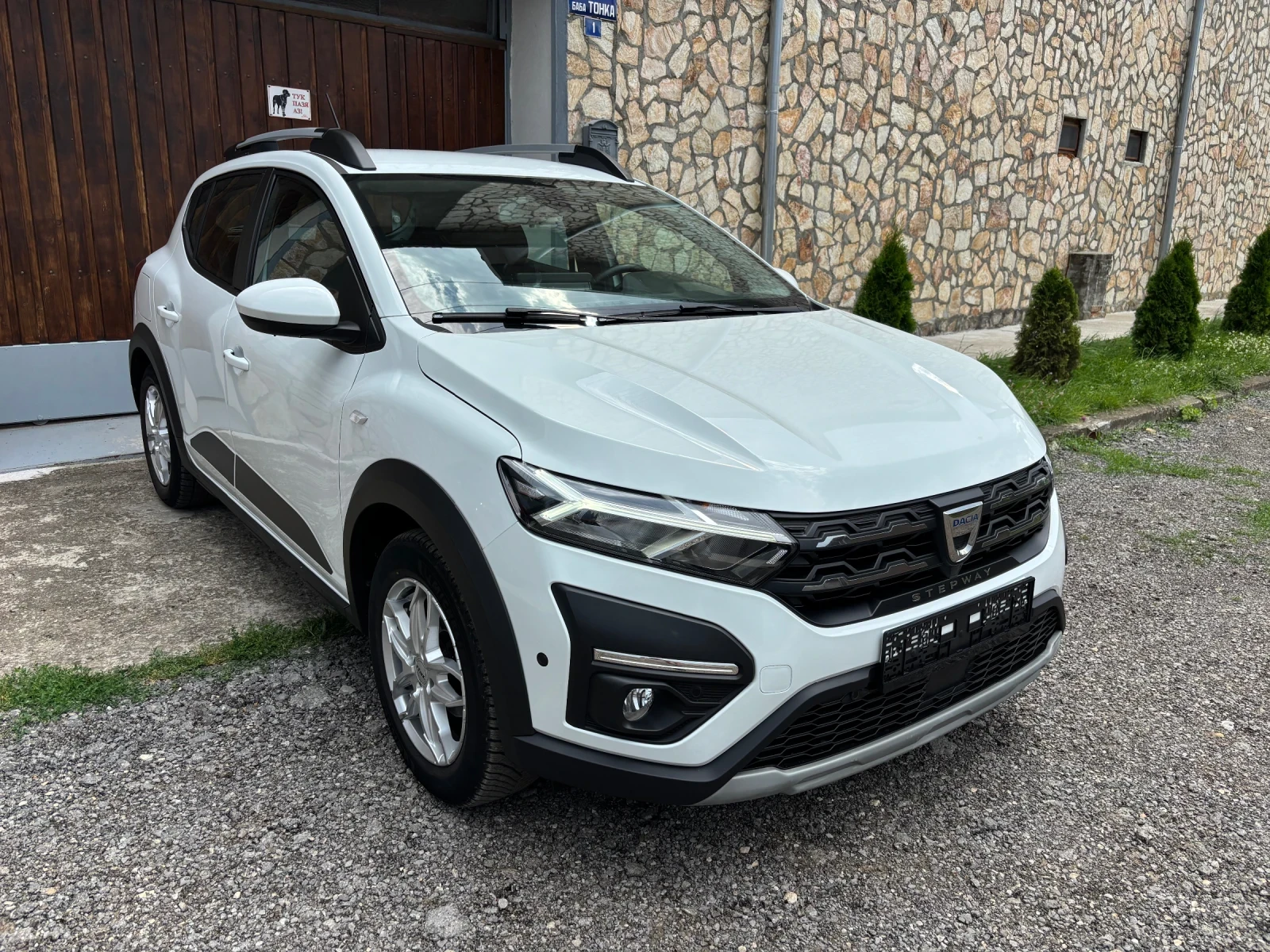Dacia Sandero 1.0T AVTOMAT STEPWAY SWISS