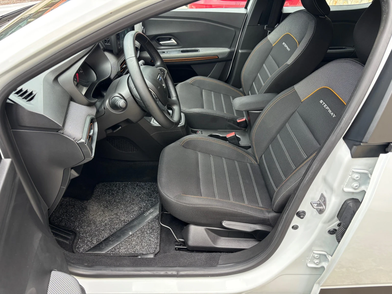 Dacia Sandero 1.0T AVTOMAT STEPWAY SWISS, снимка 7 - Автомобили и джипове - 55135046