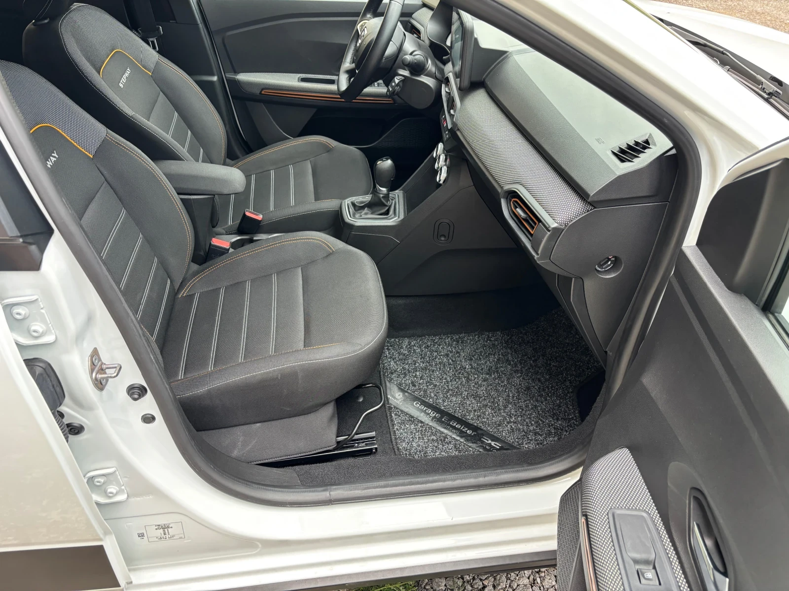 Dacia Sandero 1.0T AVTOMAT STEPWAY SWISS, снимка 8 - Автомобили и джипове - 55135046