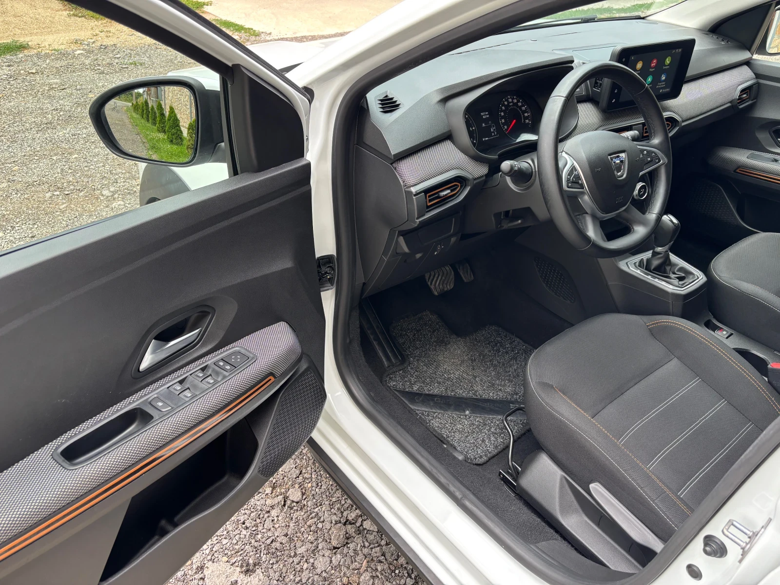 Dacia Sandero 1.0T AVTOMAT STEPWAY SWISS, снимка 9 - Автомобили и джипове - 55135046