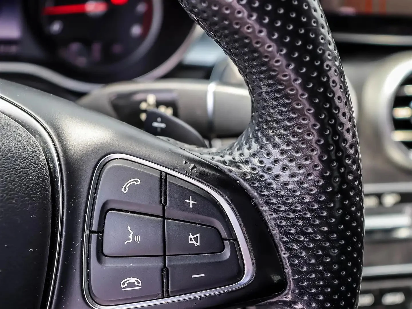 Mercedes-Benz C 300 4matic ЦЕНА ДО БЪЛГАРИЯ РЕГИСТРАЦИЯ & АВТОКРЕДИТ, снимка 13 - Автомобили и джипове - 55327380