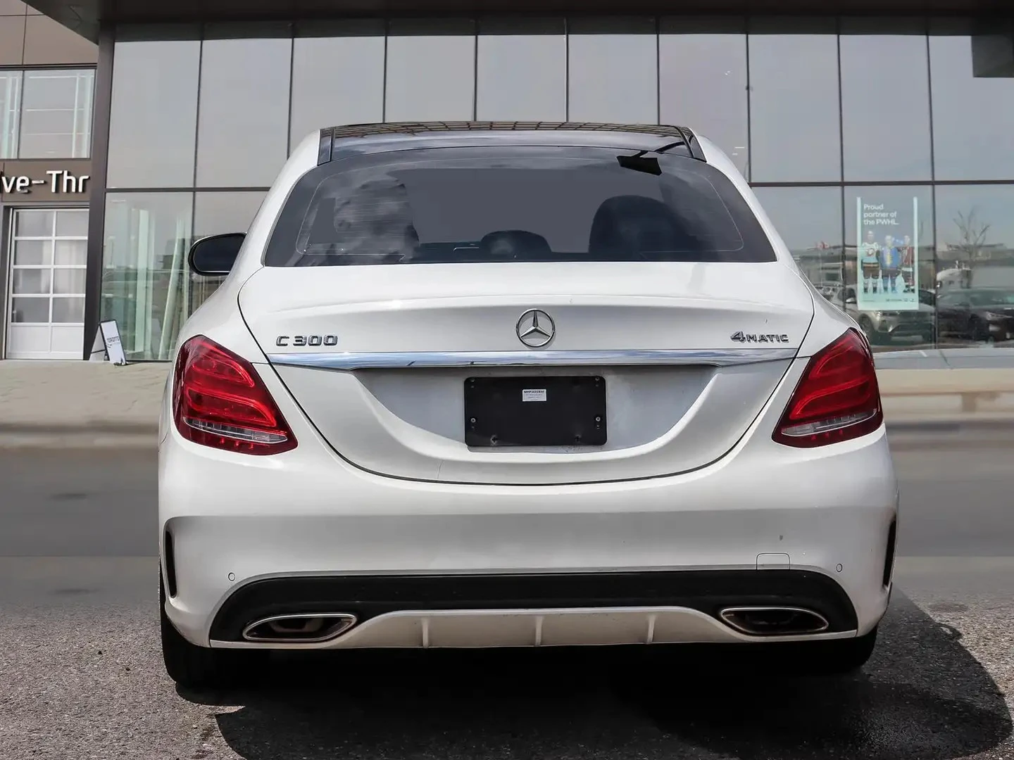 Mercedes-Benz C 300 4matic ЦЕНА ДО БЪЛГАРИЯ РЕГИСТРАЦИЯ & АВТОКРЕДИТ, снимка 3 - Автомобили и джипове - 55327380