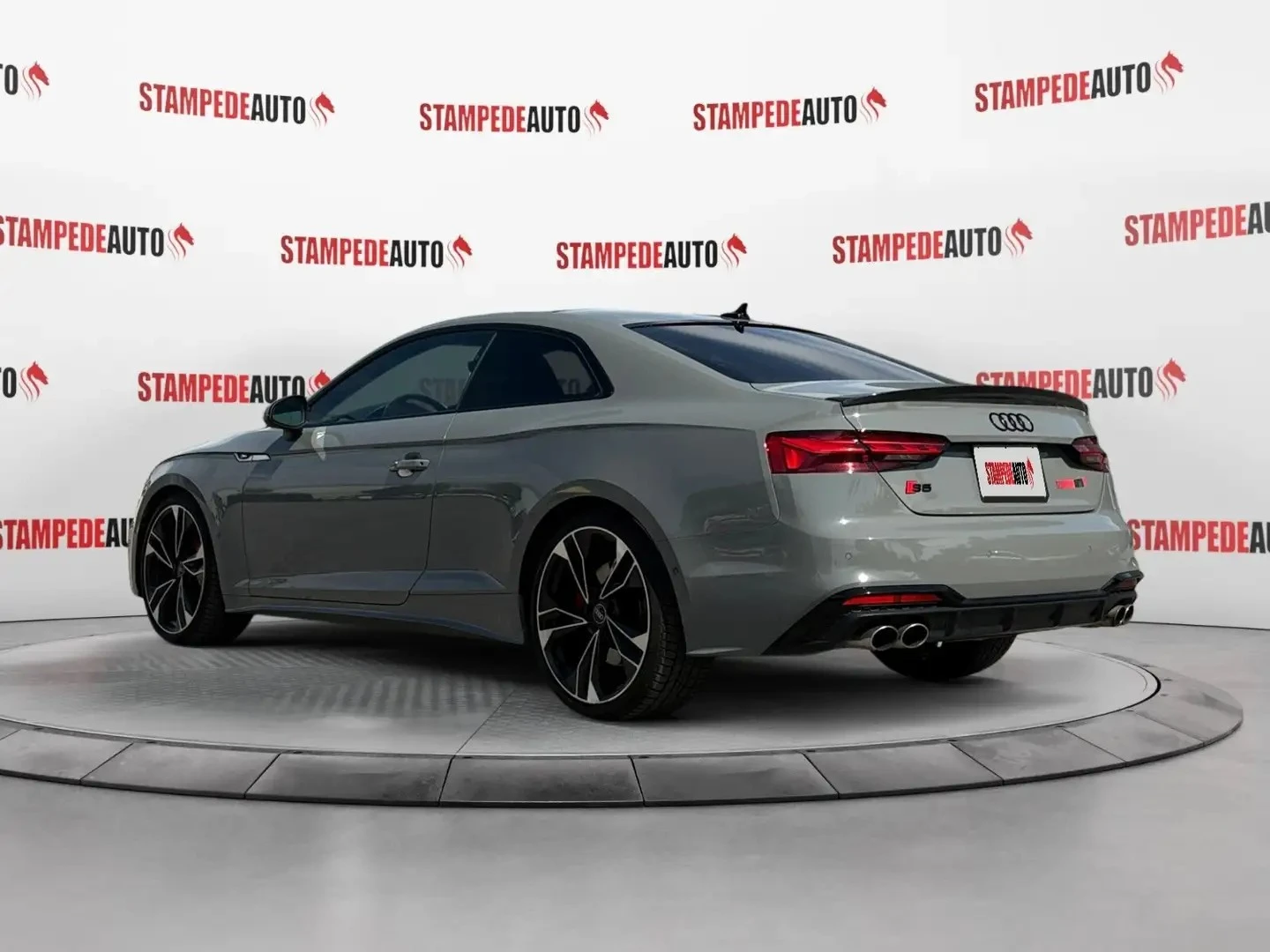 Audi S5 TECHNIK ЦЕНА ДО БЪЛГАРИЯ АВТОКРЕДИТ, снимка 2 - Автомобили и джипове - 55927438