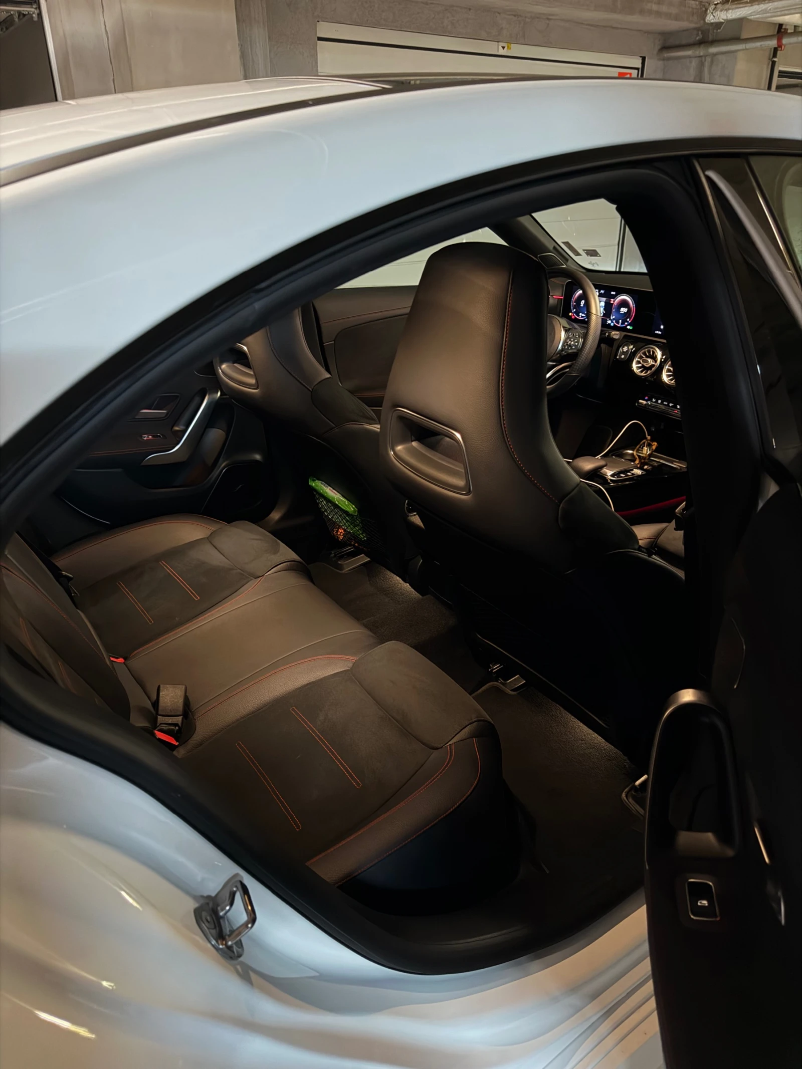 Mercedes-Benz CLA 200 Coupè, снимка 5 - Автомобили и джипове - 55944296