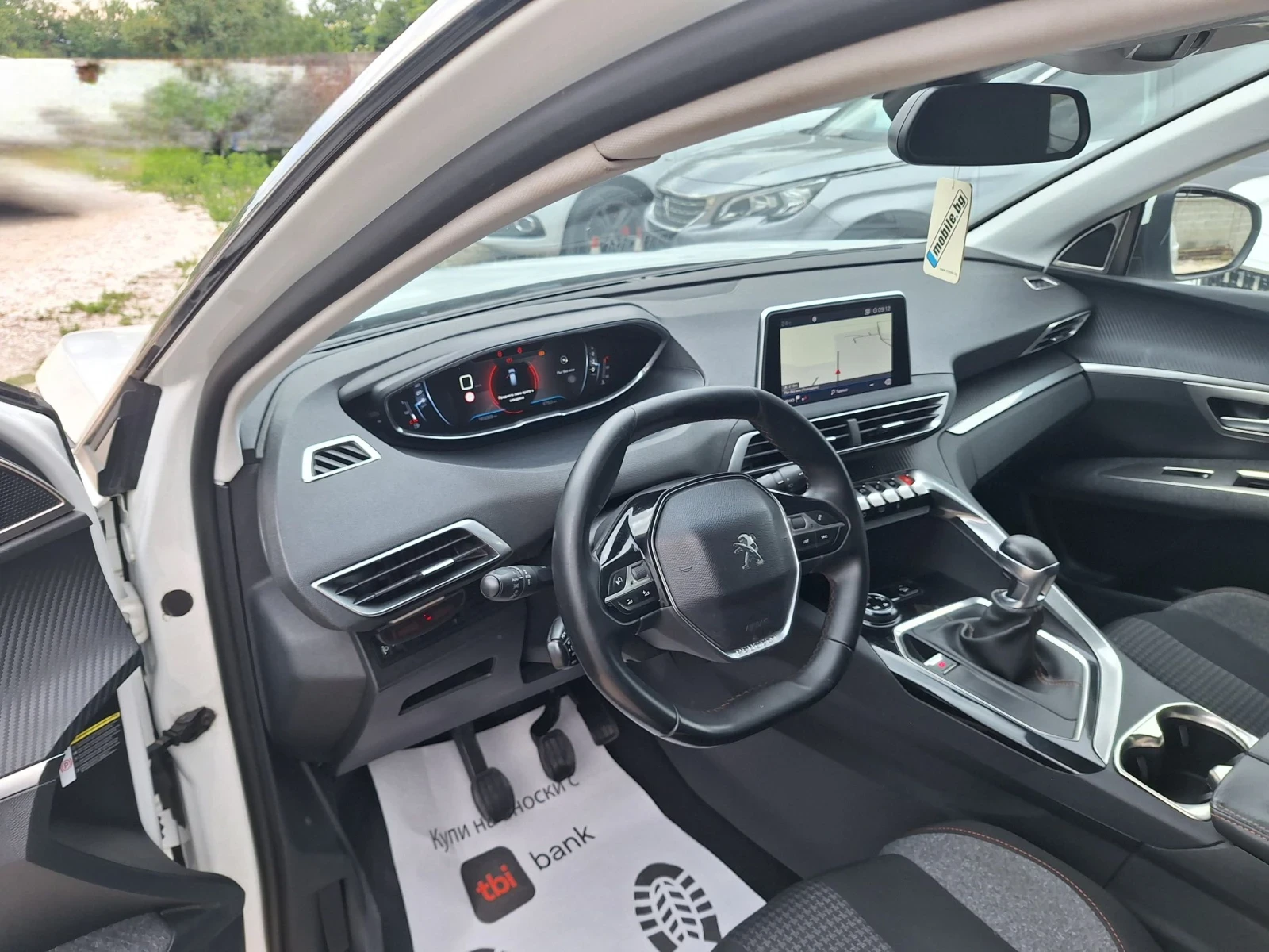 Peugeot 3008 1.6hdi* Навигация/Кросуей/Лед/Алуре* , снимка 12 - Автомобили и джипове - 55957419