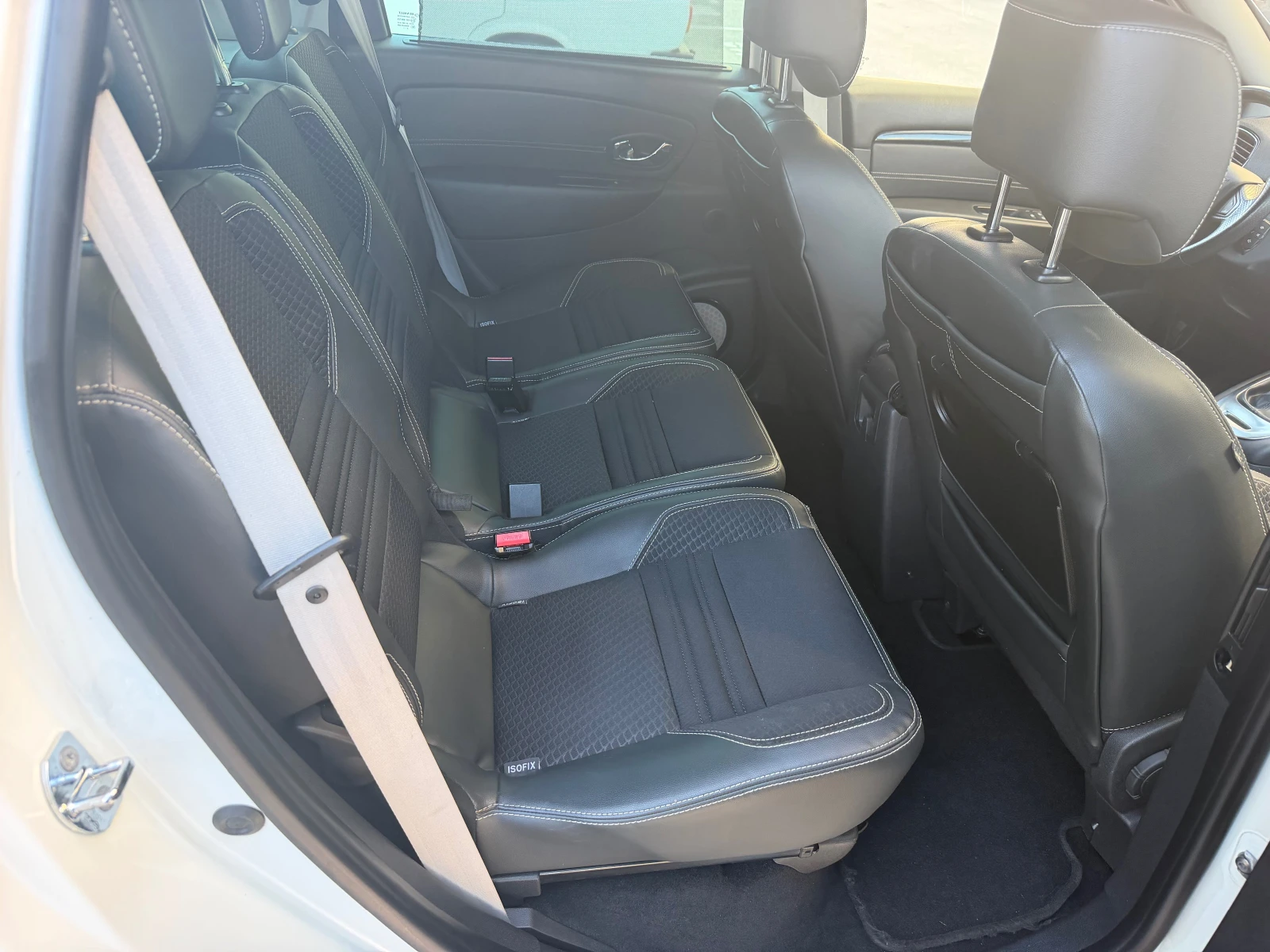 Renault Scenic Facelift / BOSE Edition, снимка 10 - Автомобили и джипове - 56009974