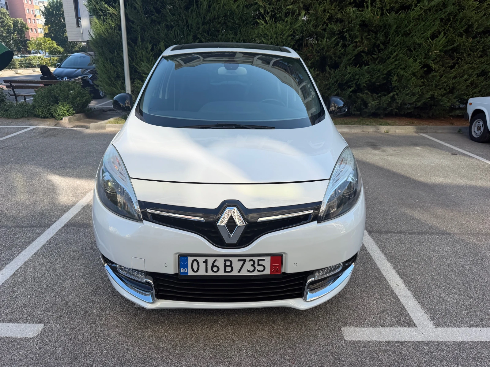 Renault Scenic Facelift / BOSE Edition, снимка 3 - Автомобили и джипове - 56009974