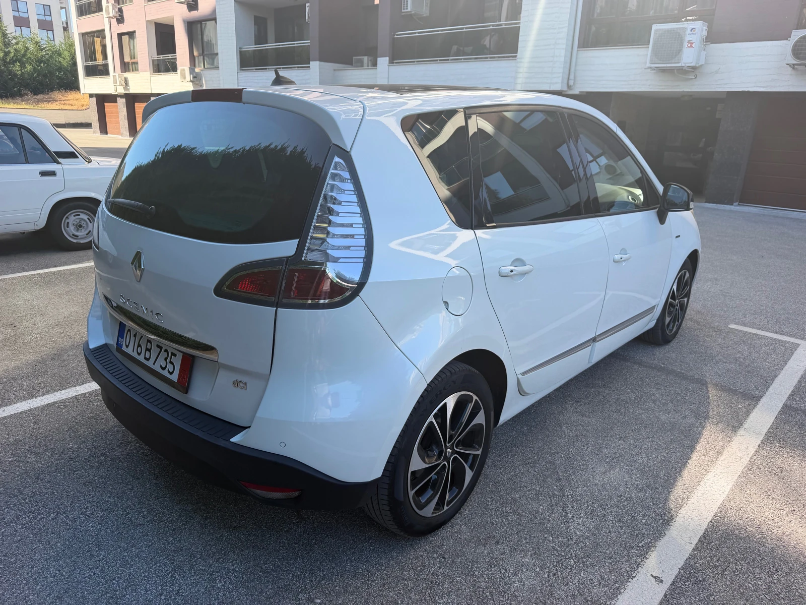 Renault Scenic Facelift / BOSE Edition, снимка 7 - Автомобили и джипове - 56009974