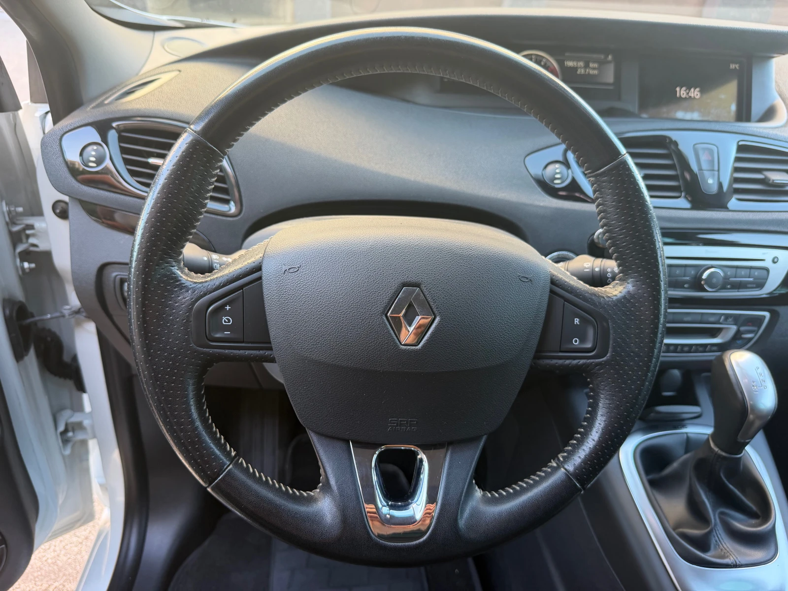 Renault Scenic Facelift / BOSE Edition, снимка 13 - Автомобили и джипове - 56009974
