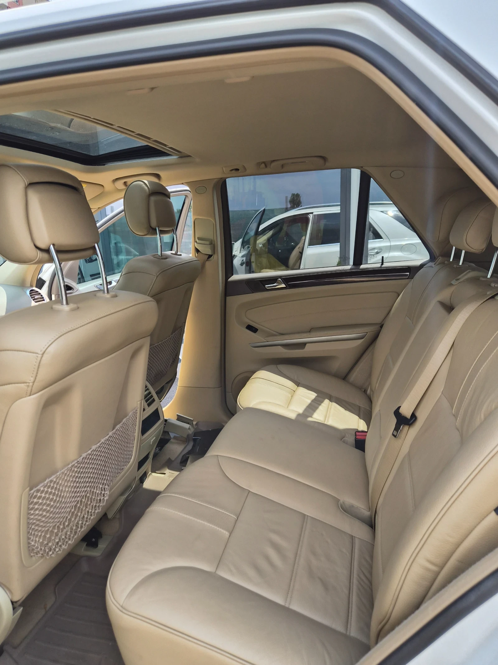 Mercedes-Benz ML 550, снимка 9 - Автомобили и джипове - 56162183