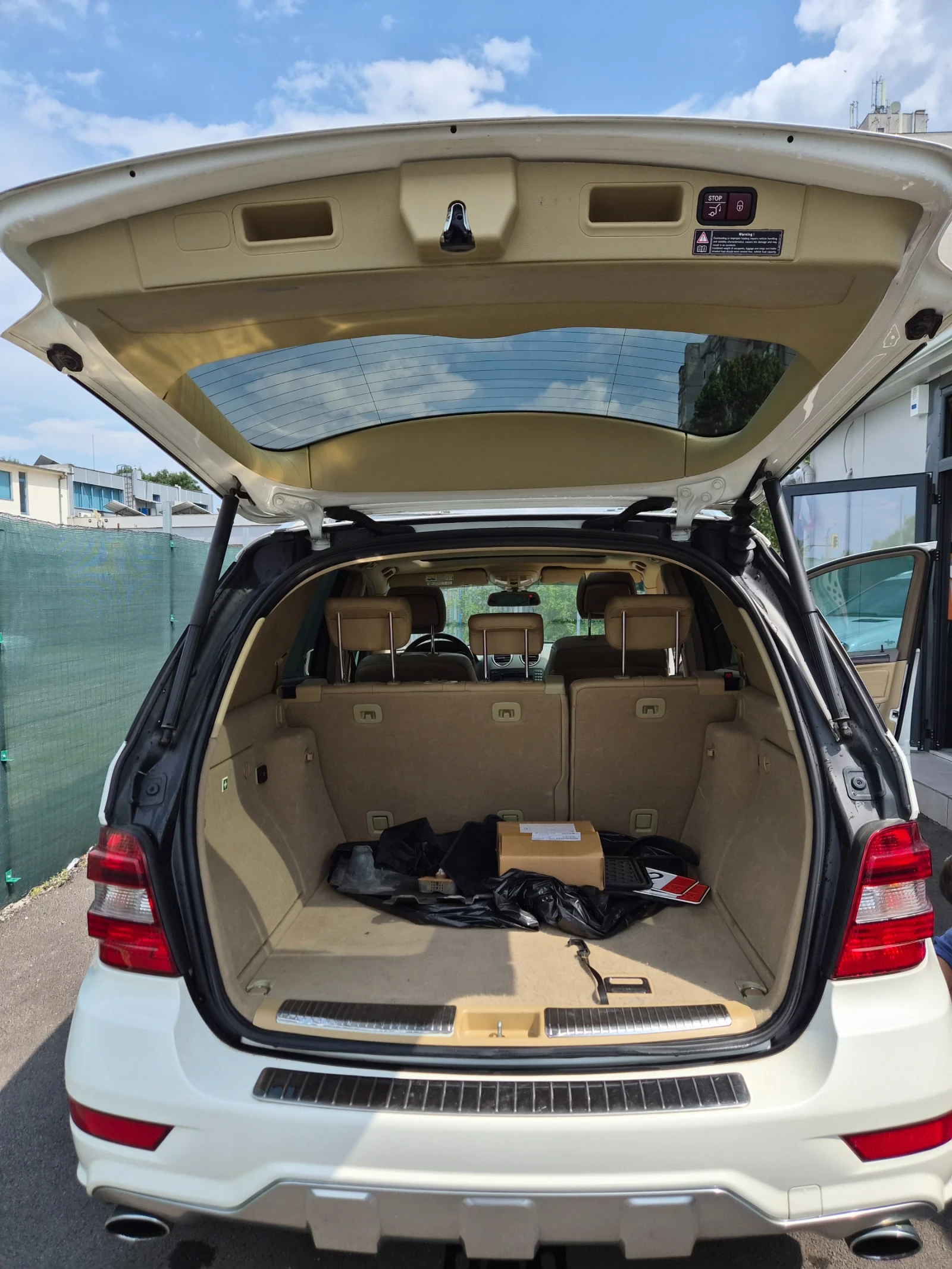 Mercedes-Benz ML 550, снимка 8 - Автомобили и джипове - 56162183