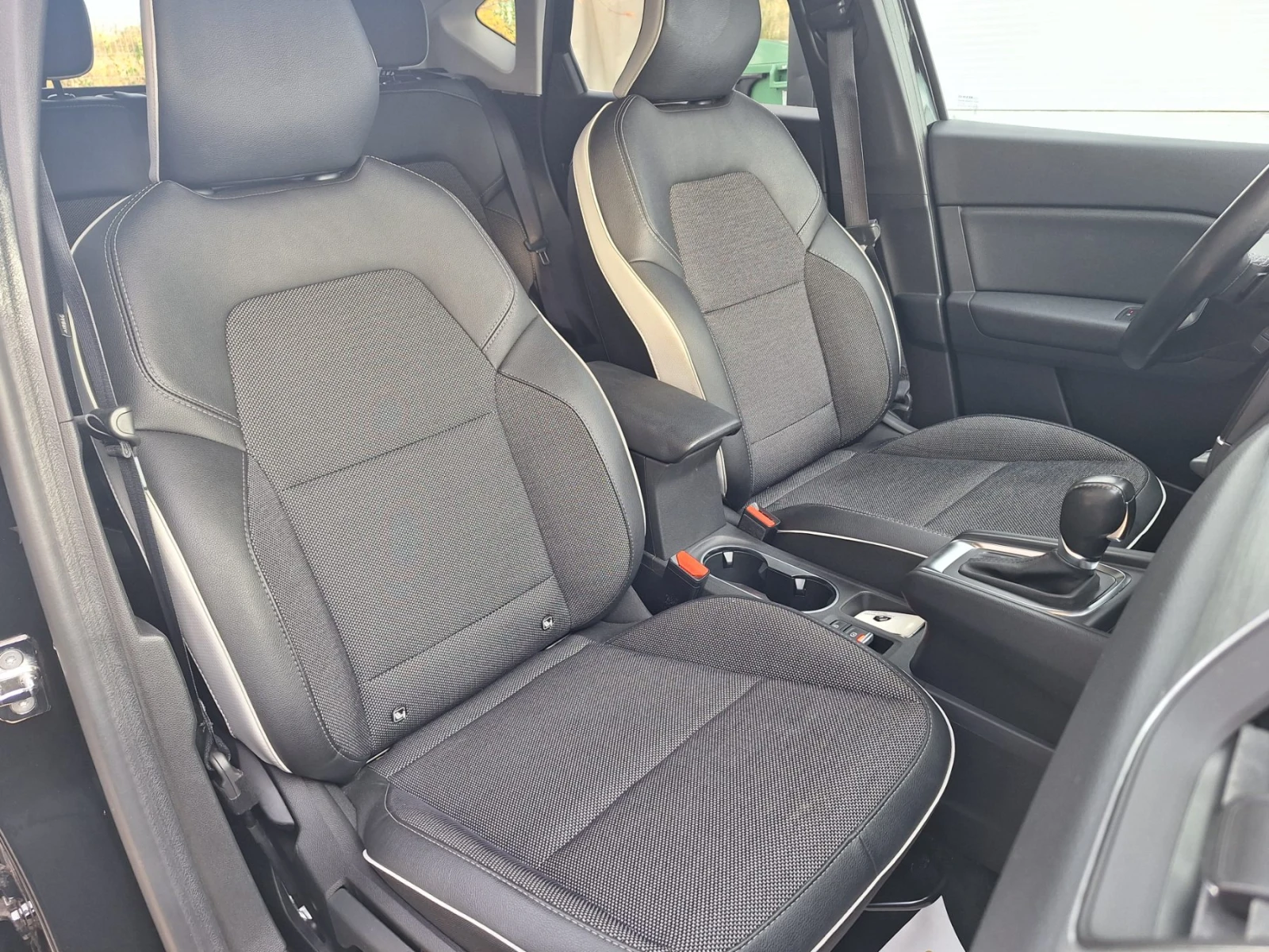 Renault Captur 1.3Tce/140к.с./INTENS, снимка 12 - Автомобили и джипове - 56599366