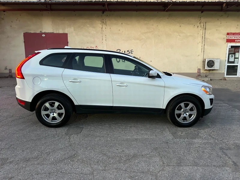 Volvo XC60 2.4 D3 4X4 AWD, снимка 4 - Автомобили и джипове - 47809589