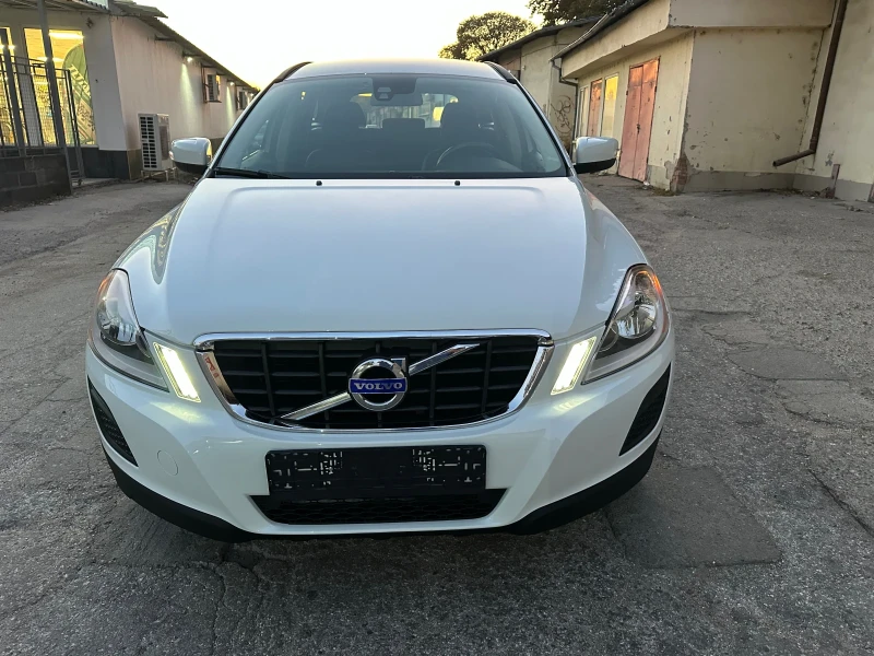 Volvo XC60 2.4 D3 4X4 AWD, снимка 2 - Автомобили и джипове - 47809589