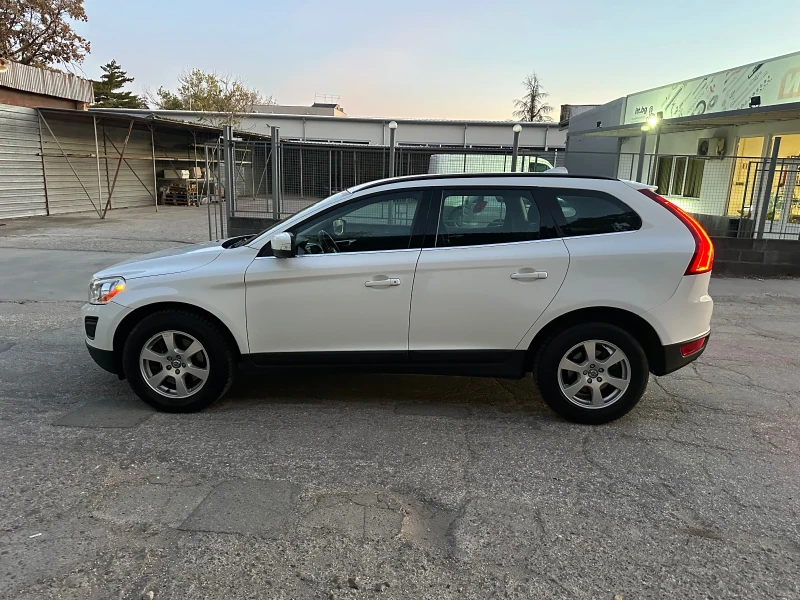 Volvo XC60 2.4 D3 4X4 AWD, снимка 8 - Автомобили и джипове - 47809589