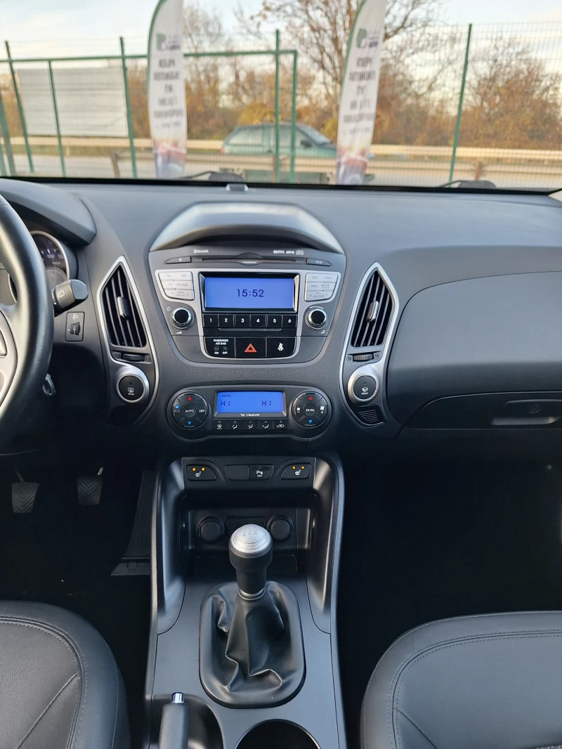 Hyundai IX35 2.0i 4X4 TOP, снимка 12 - Автомобили и джипове - 48041552