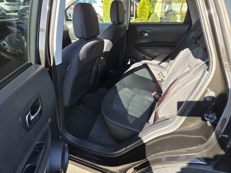 Nissan Qashqai 1.6i/ АВТОМАТИК/ 140000км, снимка 13 - Автомобили и джипове - 52210354