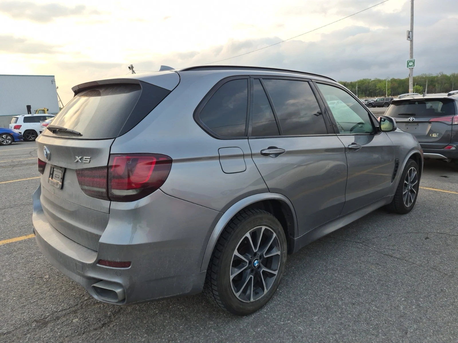 BMW X5 35i * M ПАКЕТ * HARMON KARDON * СЕРВИЗНА ИСТОРИЯ *, снимка 3 - Автомобили и джипове - 54623250