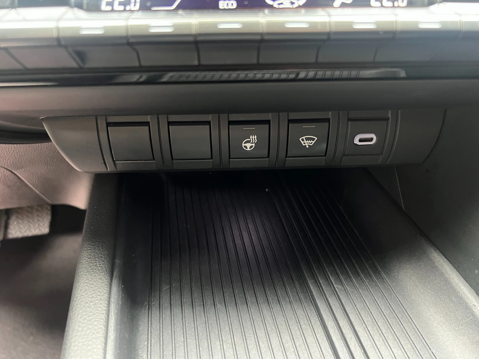 Toyota C-HR 1.8HEV BI-TONE, снимка 14 - Автомобили и джипове - 55212826