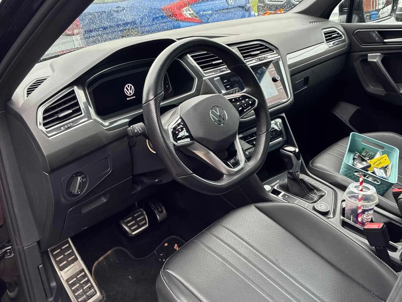 VW Tiguan * Comfortline R Line Black Edition * CARFAX * , снимка 5 - Автомобили и джипове - 55226239