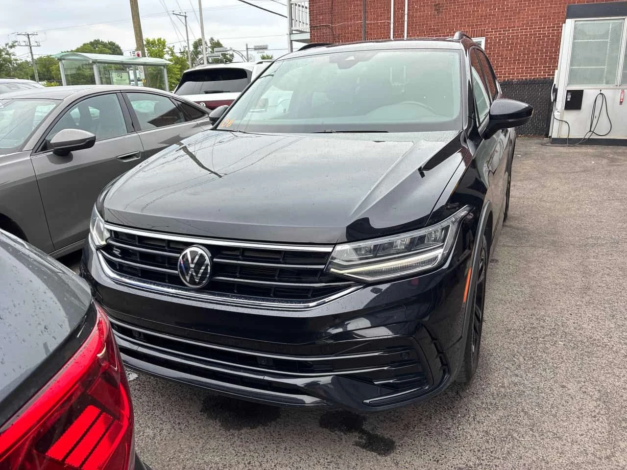 VW Tiguan * Comfortline R Line Black Edition * CARFAX * , снимка 6 - Автомобили и джипове - 55226239