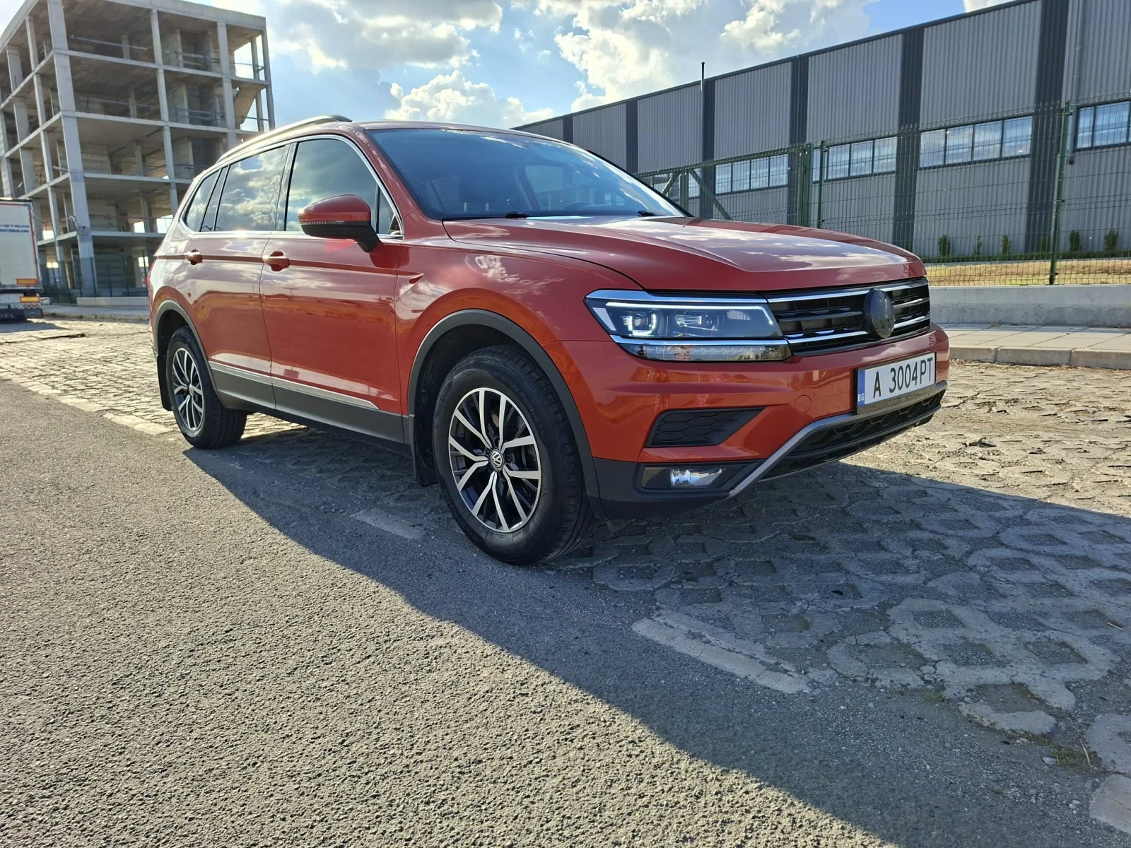 VW Tiguan All space 4Motion 4x4, снимка 2 - Автомобили и джипове - 55848809