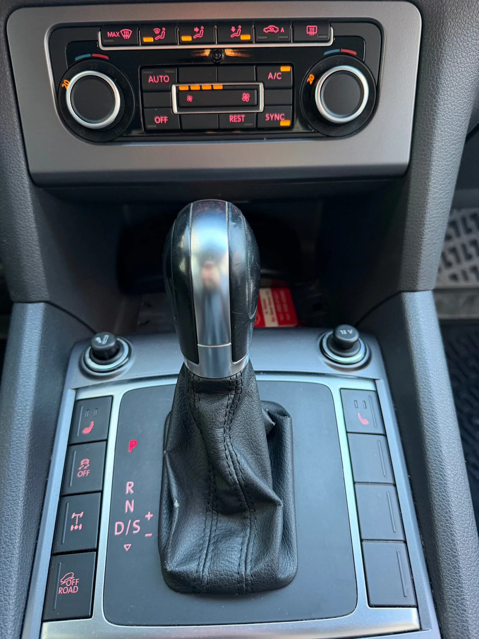 VW Amarok 2.0TDi 180к.с 4x4 Автомат, снимка 11 - Автомобили и джипове - 56023023