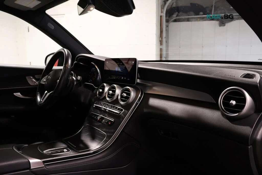 Mercedes-Benz GLC 300 4MATIC AMG Line* ПОДГРЕВ* КАМЕРА* ПАНОРАМА* ПАМЕТ*, снимка 11 - Автомобили и джипове - 56182981