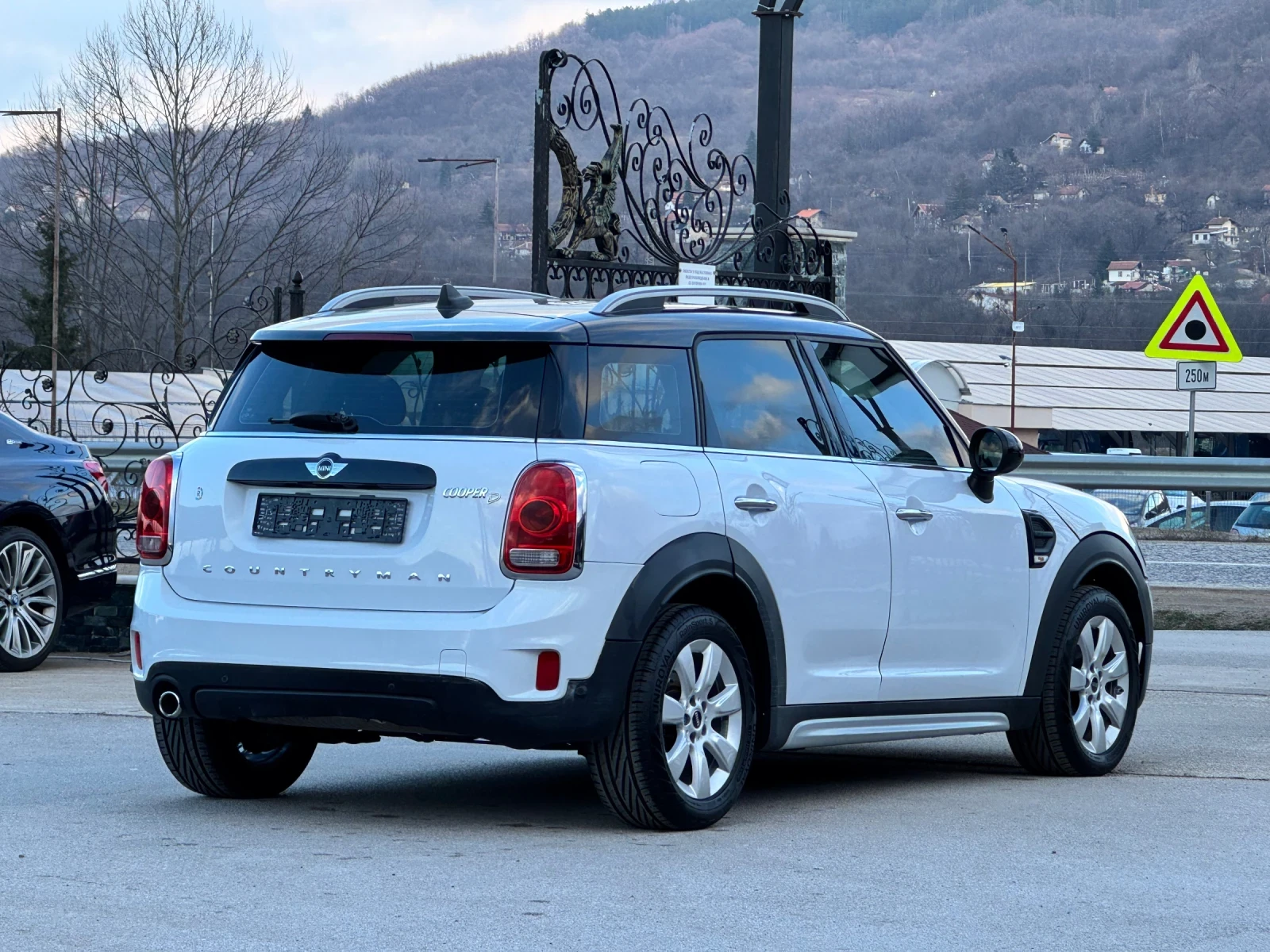Mini Countryman 2.0D АВТОМАТ ИТАЛИЯ, снимка 13 - Автомобили и джипове - 56238504