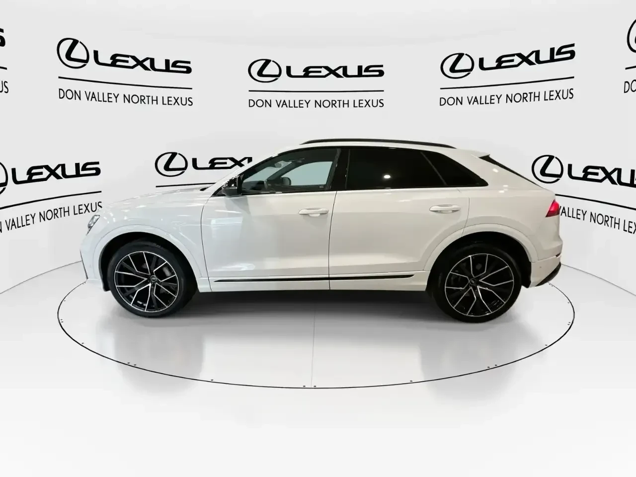 Audi Q8 S-Line/�����/360/���������/������/��������/B&O | Mobile.bg � ����������� 3