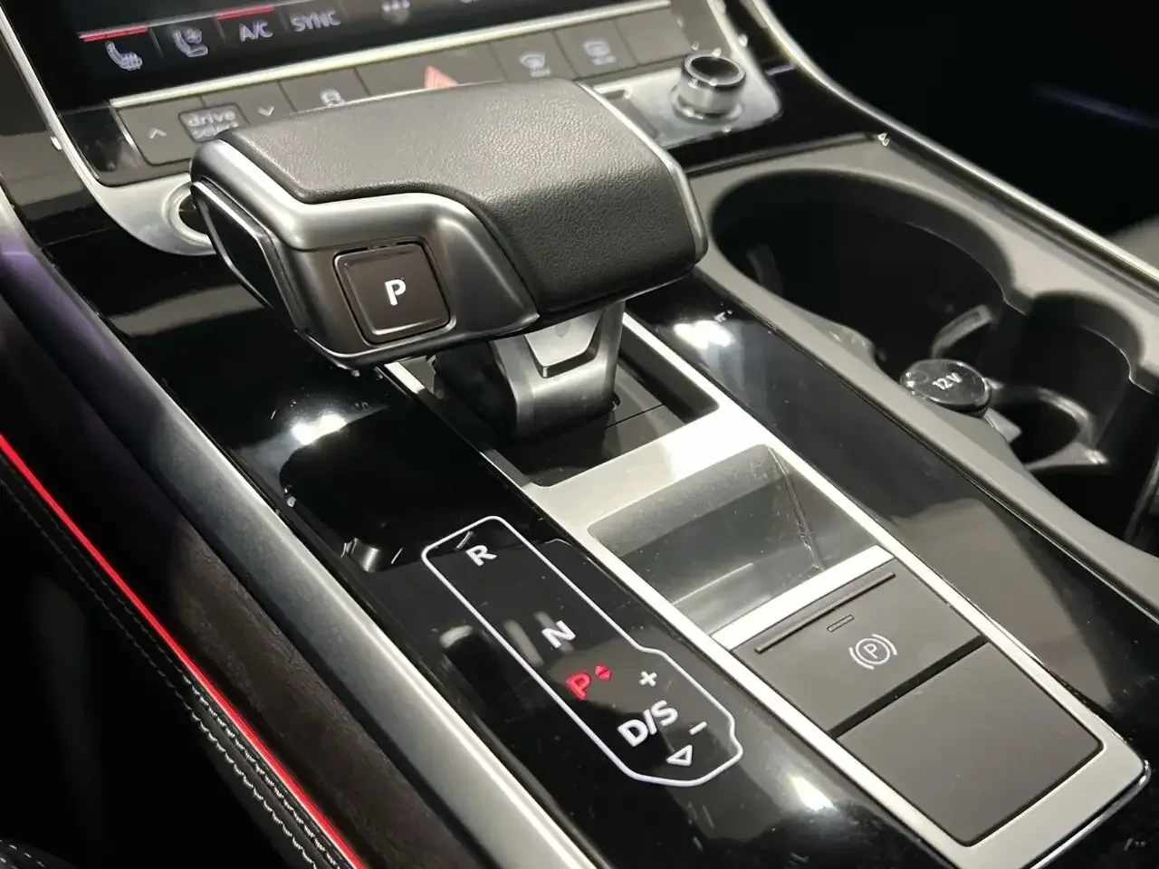 Audi Q8 S-Line/�����/360/���������/������/��������/B&O | Mobile.bg � ����������� 15