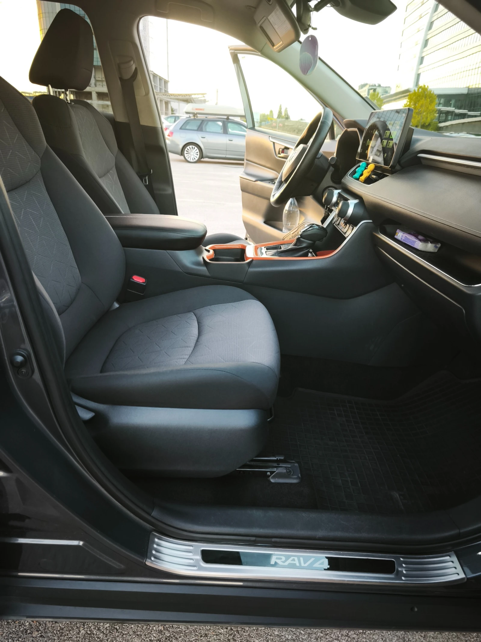Toyota Rav4, снимка 11 - Автомобили и джипове - 56721421