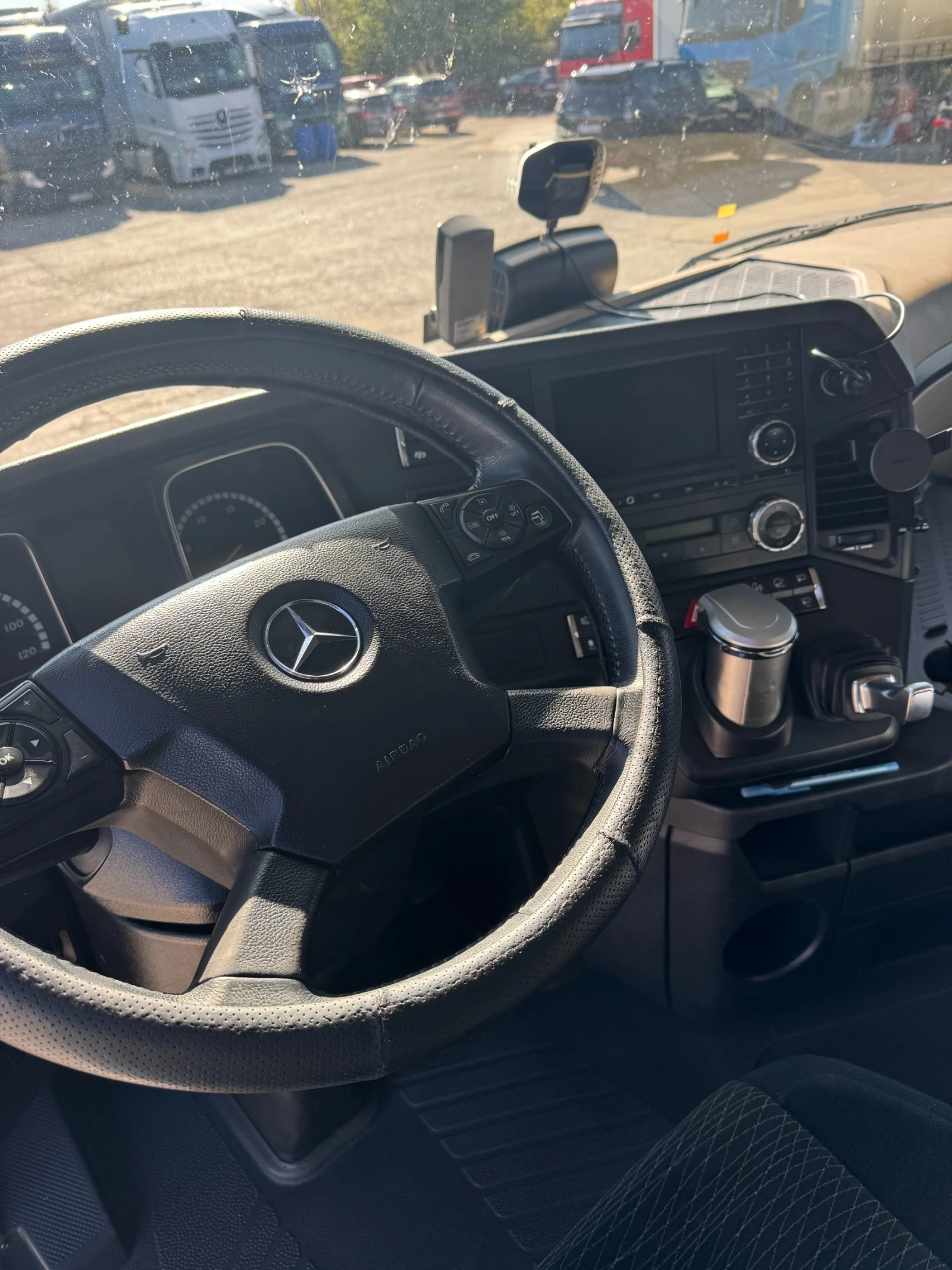 Mercedes-Benz Actros MEGA - изображение 5