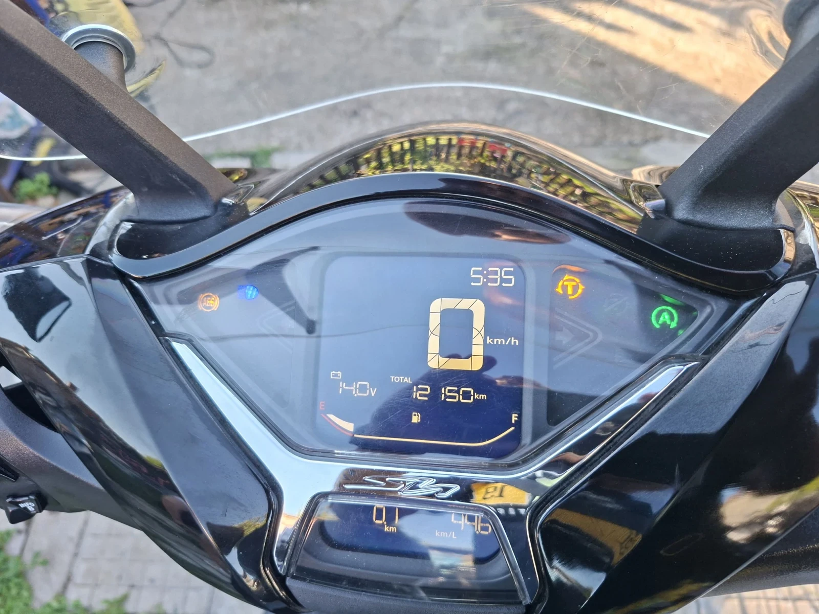 Honda Sh 150i, ABS-TCS, LED, Keyless, UNIKAT, снимка 12 - Мотоциклети и мототехника - 54730046