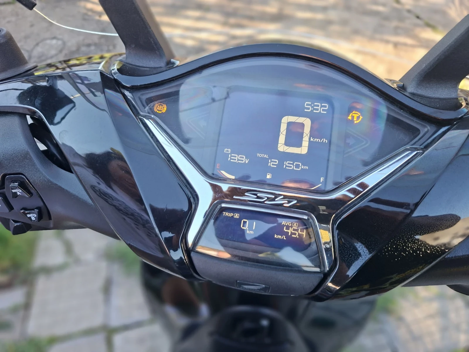 Honda Sh 150i, ABS-TCS, LED, Keyless, UNIKAT, снимка 10 - Мотоциклети и мототехника - 54730046