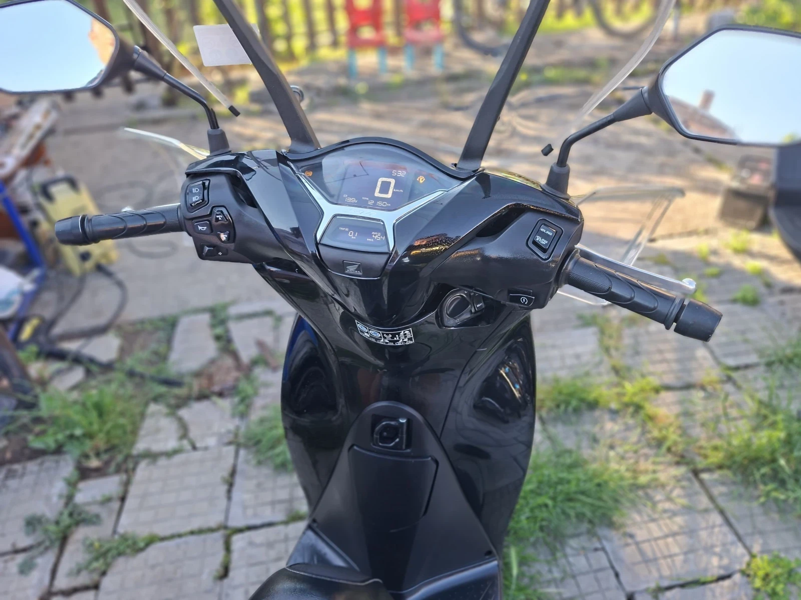 Honda Sh 150i, ABS-TCS, LED, Keyless, UNIKAT, снимка 9 - Мотоциклети и мототехника - 54730046