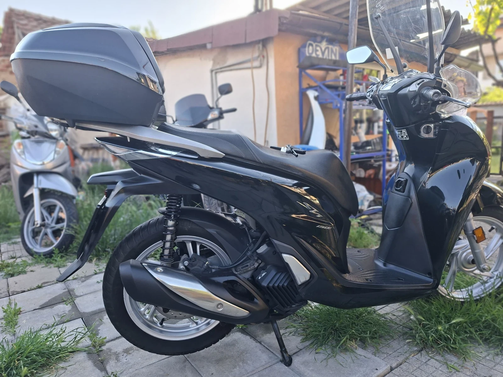 Honda Sh 150i, ABS-TCS, LED, Keyless, UNIKAT, снимка 7 - Мотоциклети и мототехника - 54730046