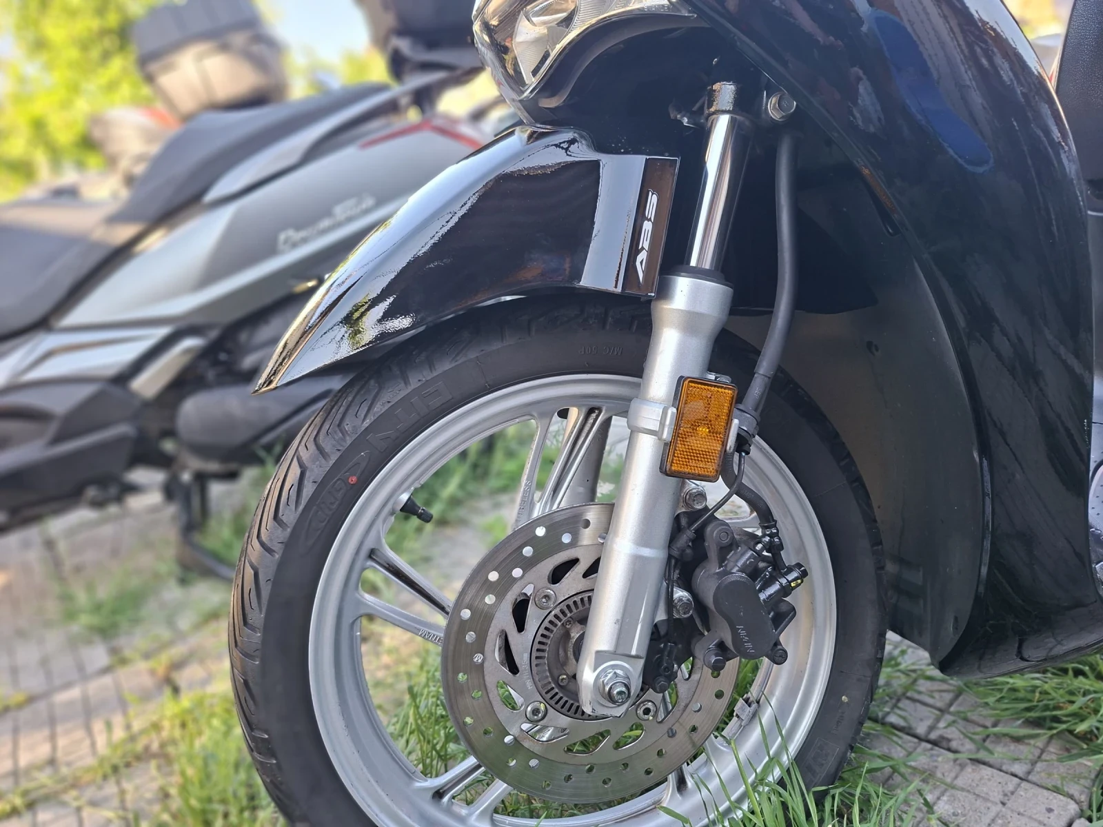 Honda Sh 150i, ABS-TCS, LED, Keyless, UNIKAT, снимка 4 - Мотоциклети и мототехника - 54730046