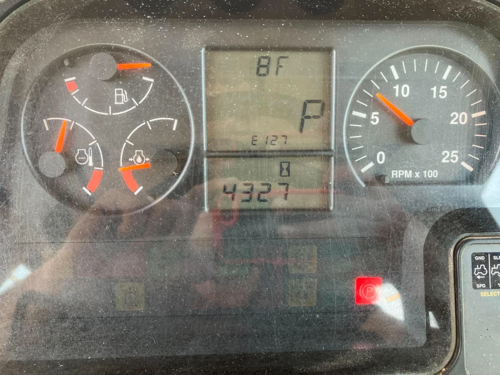 Трактор Massey 8280, снимка 7 - Селскостопанска техника - 56185967