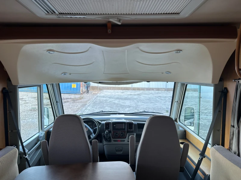 Кемпер Bavaria-Camp Pilot, снимка 8 - Каравани и кемпери - 52615978