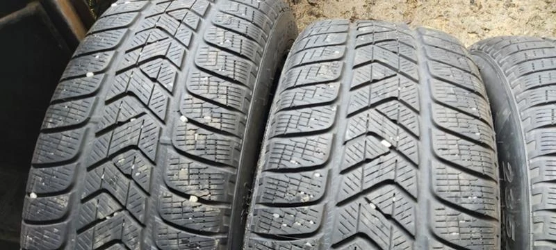 Гуми Зимни 265/50R20, снимка 2 - Гуми и джанти - 34696627